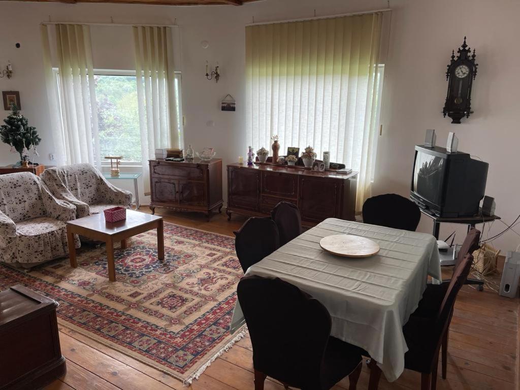 Casa Adelina Villa Valea Lunga-Cricov ภายนอก รูปภาพ